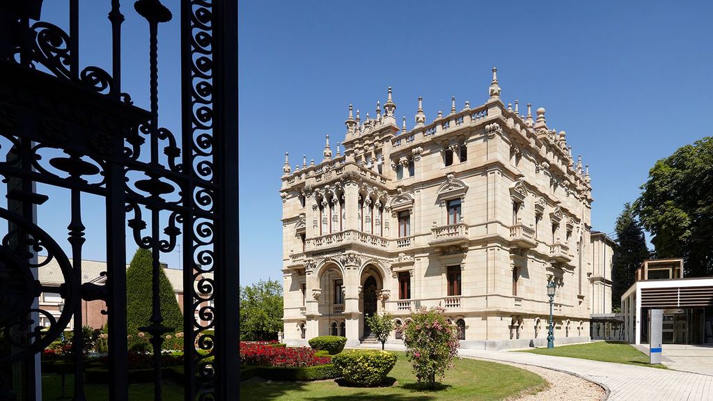 Las 85 obras han pasado a forma parte de los fondos del Museo de Bellas Artes de Vitoria