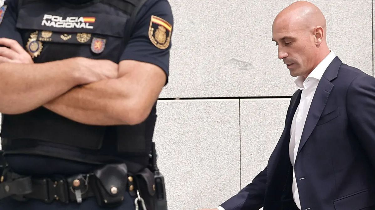Luis Rubiales ha salido en libertad tras declarar ante la Guardia Civil