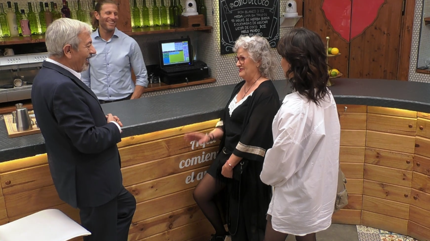 Montse y Carla, tía y sobrina, llegan a 'First Dates' a buscar el amor