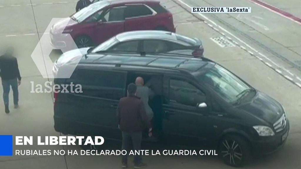 Rubiales detenido en Barajas