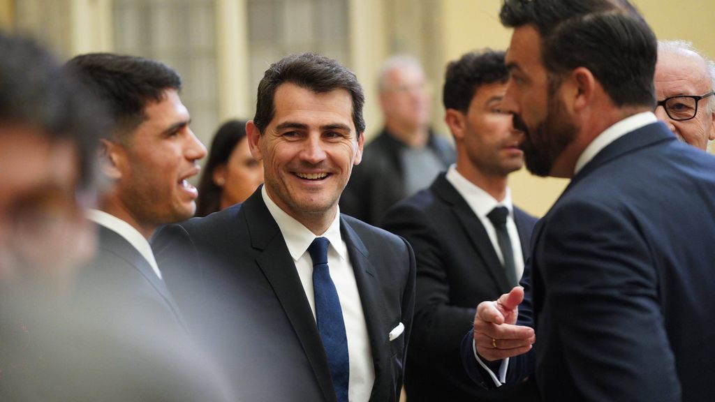 Carlos Alcaraz se ha reencontrado con veteranos del deporte como Iker Casillas o Vicente del Bosque