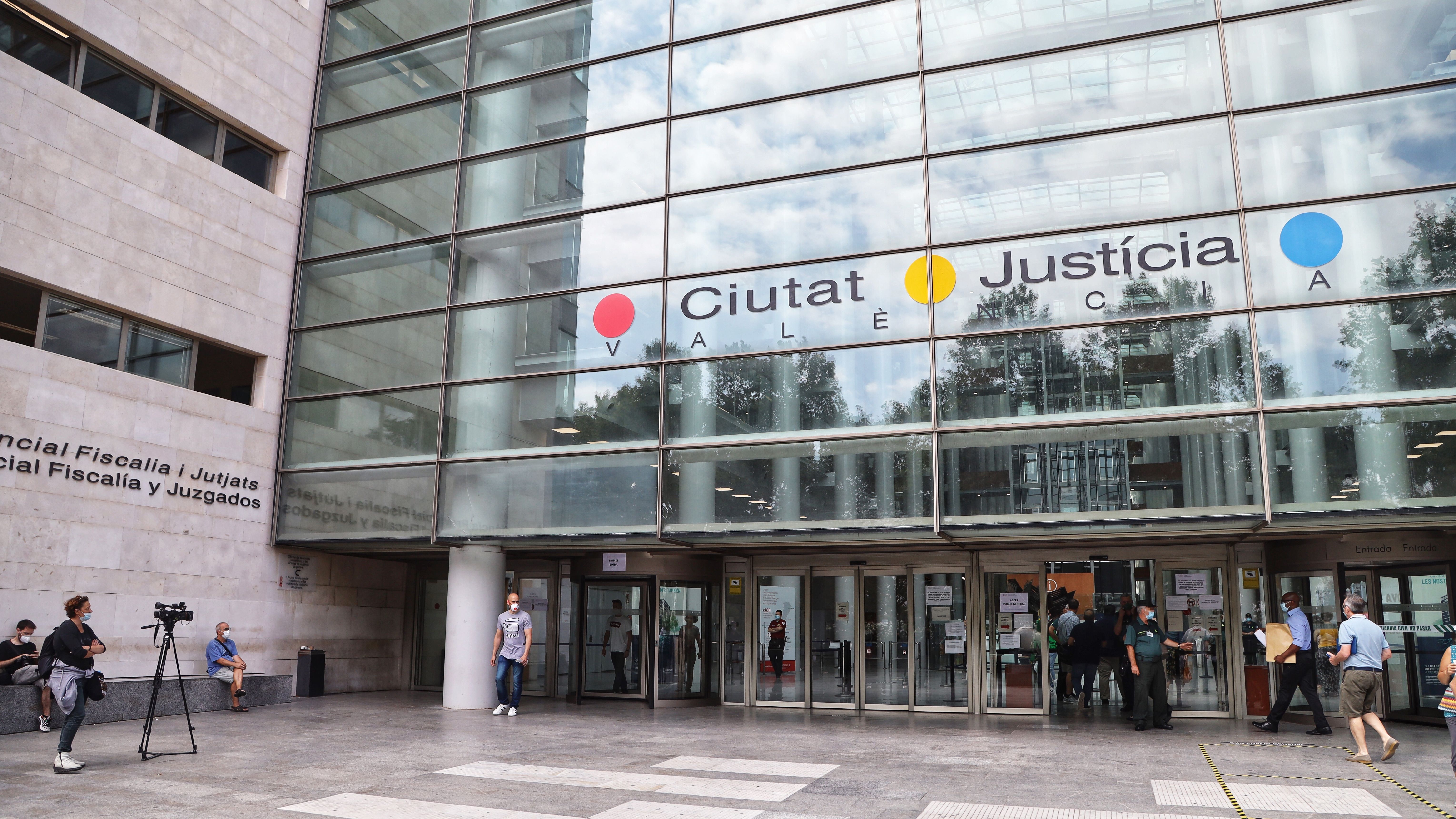 Condenado por abusar de su hija en Valencia y usar la hipnosis para negar los hechos