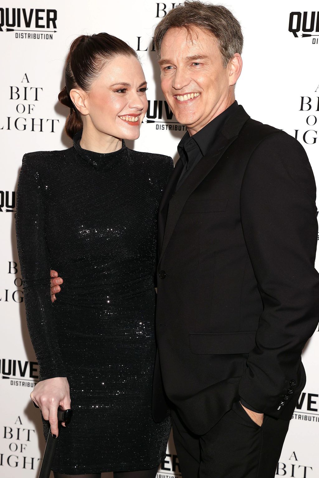 La actriz, junto a su marido, el director y actor Stephen Moyer