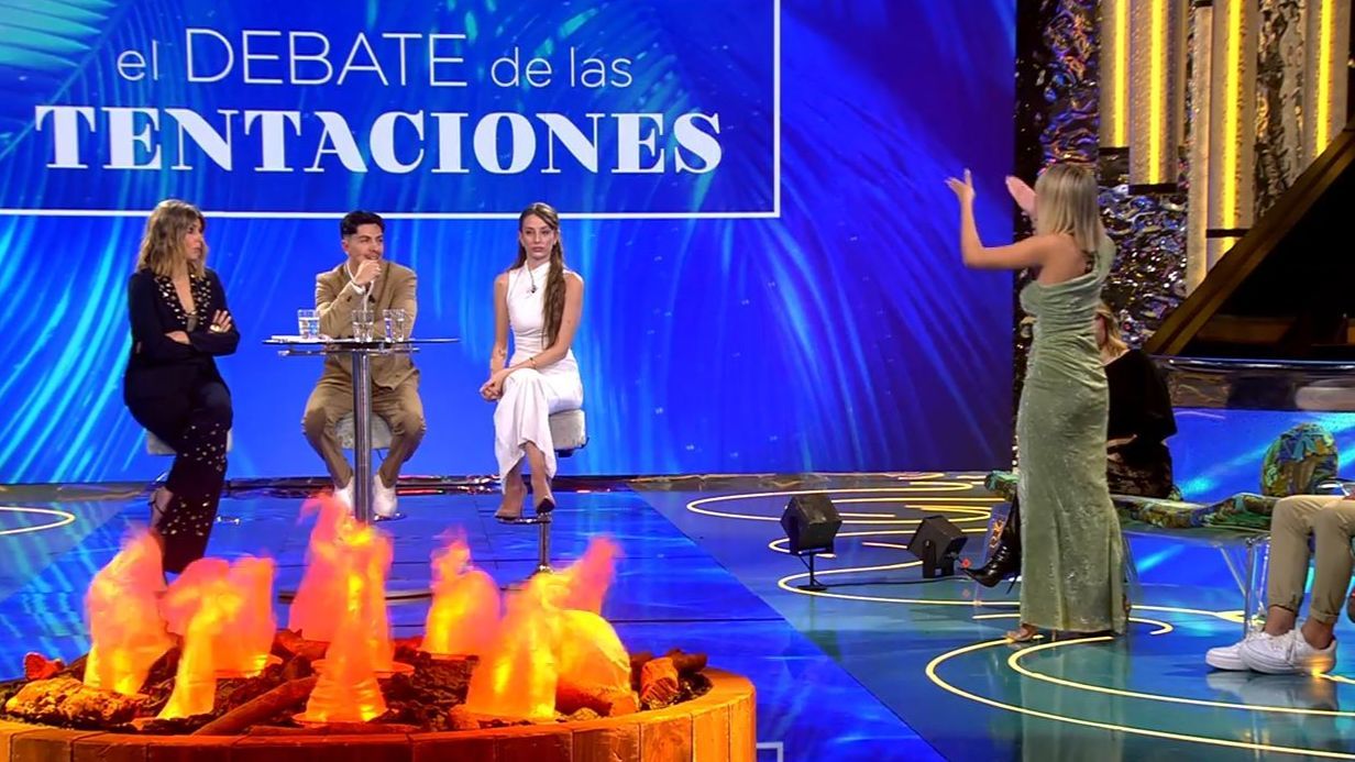 María, contra Niko y Ruth