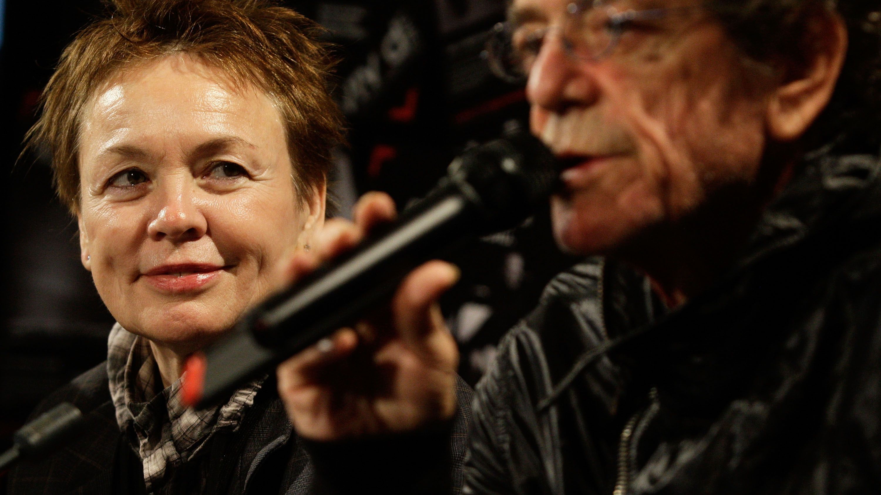 Añorando a Lou. La viuda del líder de la Velvet Underground conversa con él de vez en cuando.