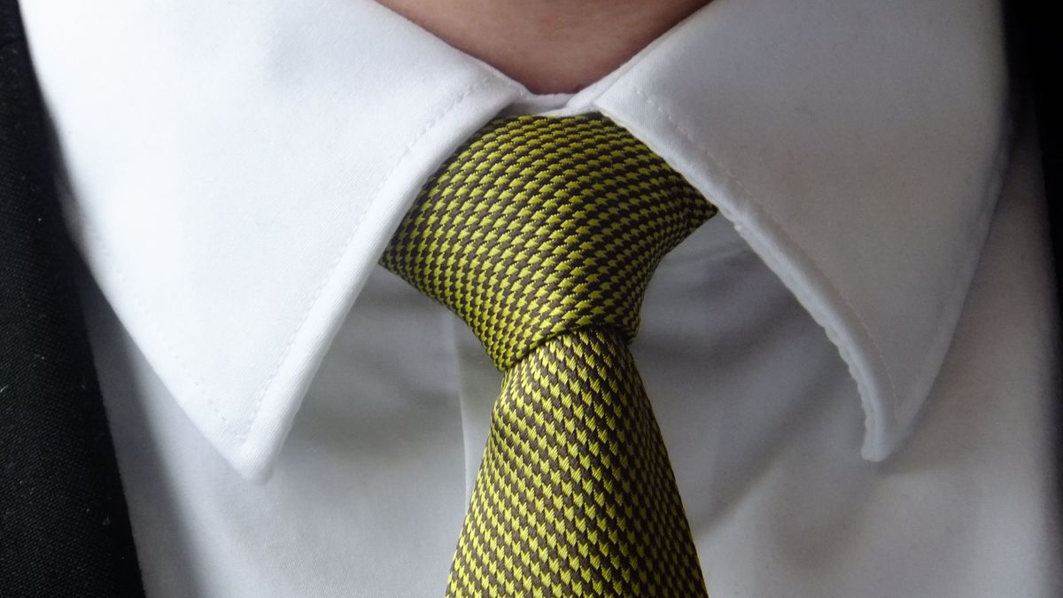 El Tribunal Supremo avala que una empresa exija usar corbata a sus vigilantes de seguridad incluso en verano
