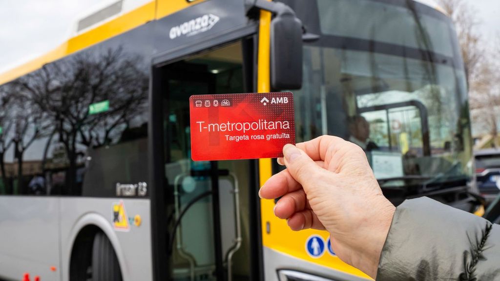 La T-Metropolitana, el nuevo título de transporte público en Barcelona que sustituye a la tarjeta rosa