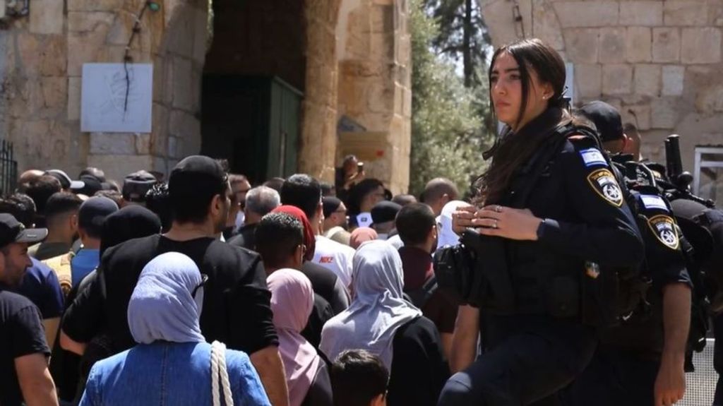 Graves incidentes en Jerusalén: detenciones durante las oraciones del amanecer en la mezquita de Al Aqsa