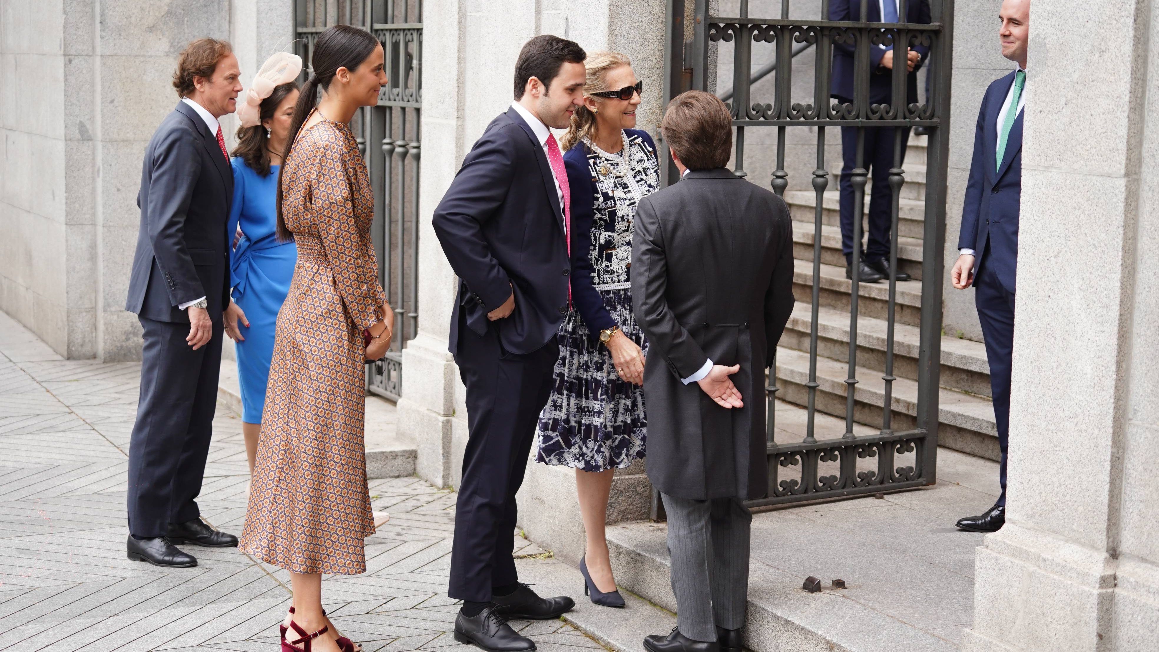 Infanta Elena con sus dos hijos