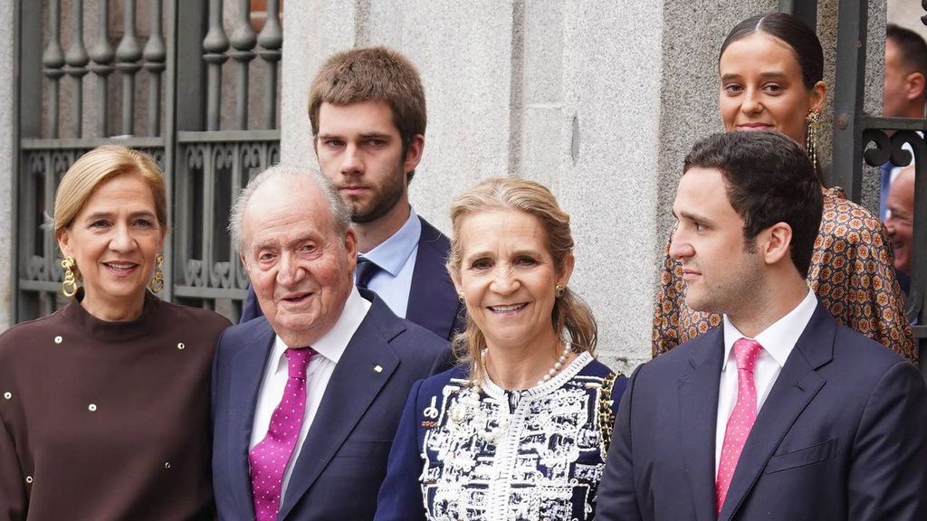 Juan Carlos I, las infantas Elena y Cristina, Victoria Federica y Juan Froilán de Marichalar y Borbón