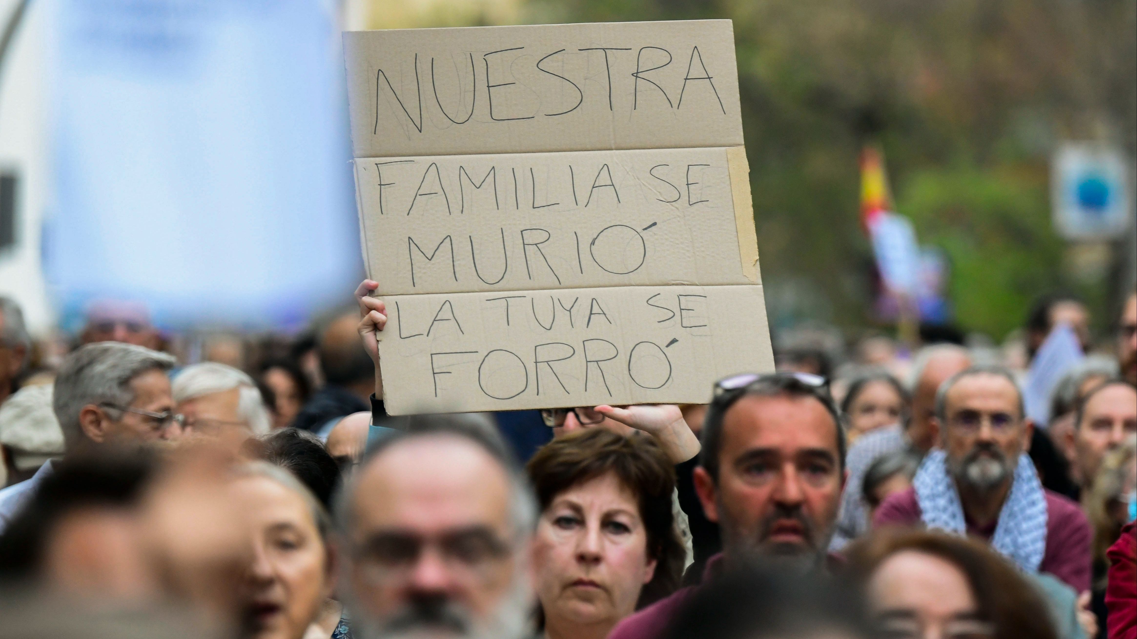 La Asociación La Plaza convoca una manifestación con el lema 'Echemos a Ayuso'