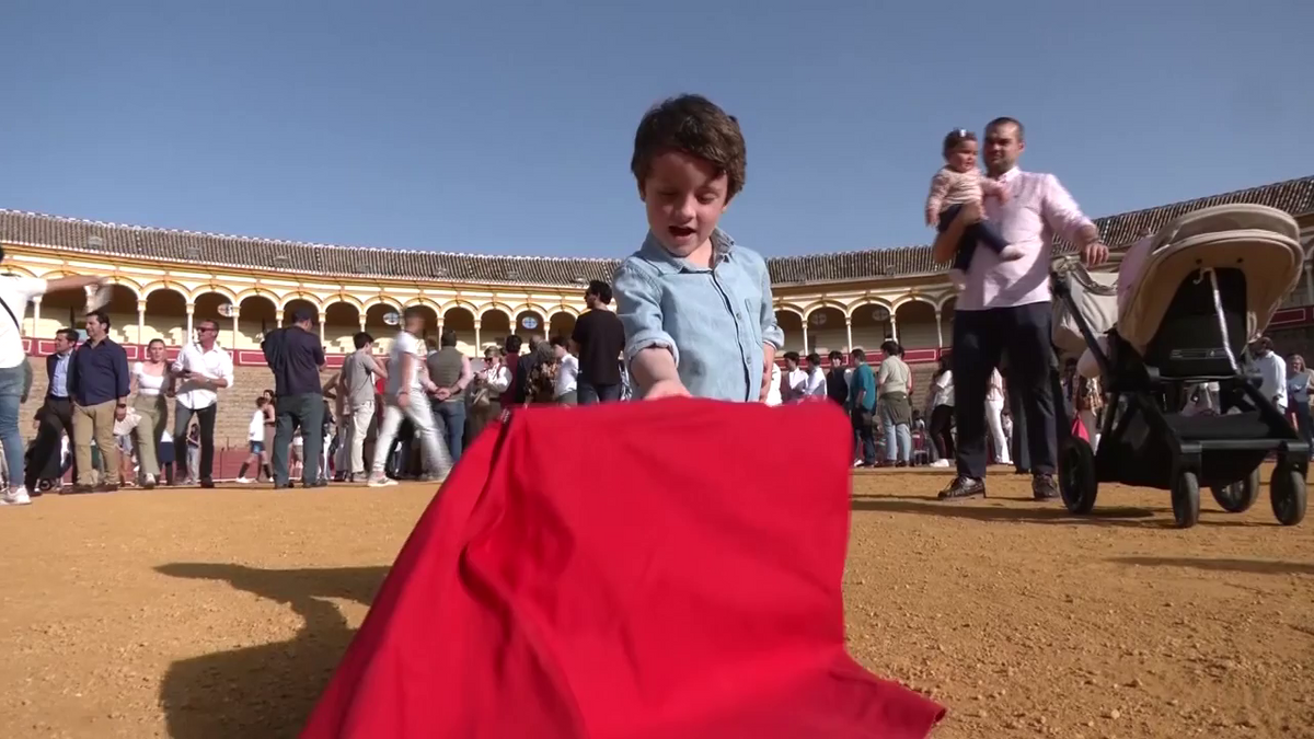 Los niños disfrutan de la sabiduría de Juan Ortega en la Maestranza