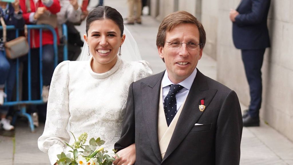La salida de José Luis Martínez-Almeida y Teresa Urquijo como marido y mujer, en vídeo (Imagen: Cordon Press)
