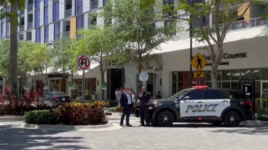 Dos muertos y siete heridos en un tiroteo registrado en un local de copas de Florida