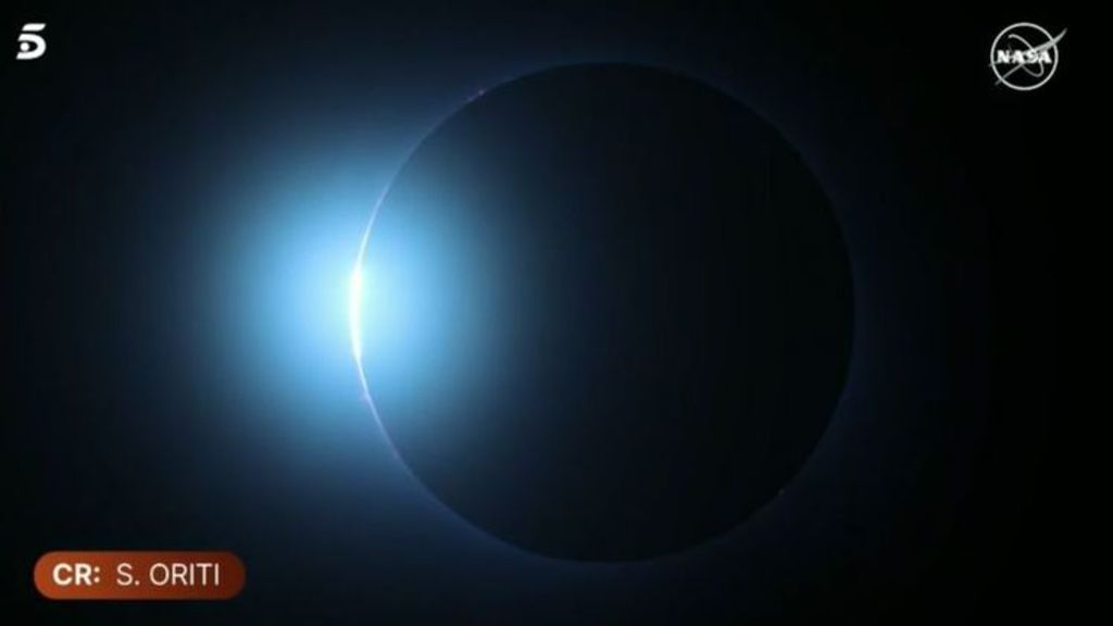 La población de Cleveland, en Ohio, vibra con el eclipse solar total; se puede ver el anillo de diamantes