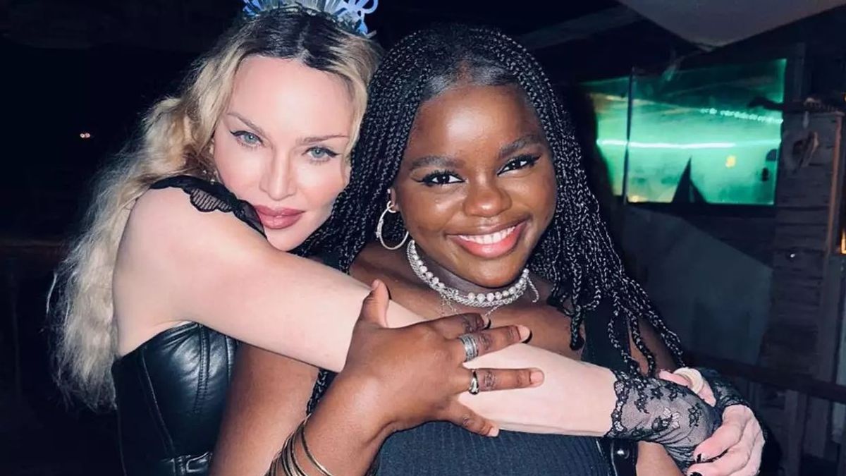 Madonna con su hija Mercy
