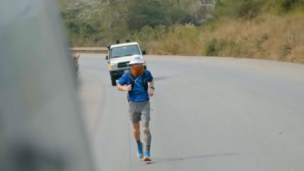 Russ Cook, el primero en correr toda África de sur a norte: más de 16.000 kilómetros y 16 países