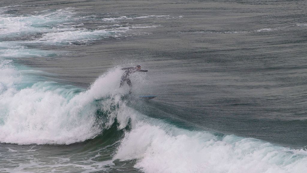 En alerta siete comunidades autónomas por fenómenos costeros: olas de hasta cinco metros