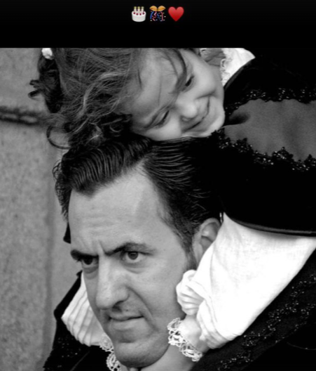 Victoria Federica felicita a su padre públicamente.