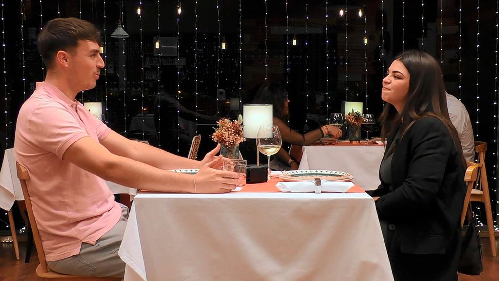 Ana y Sergio durante su cita en 'First Dates'