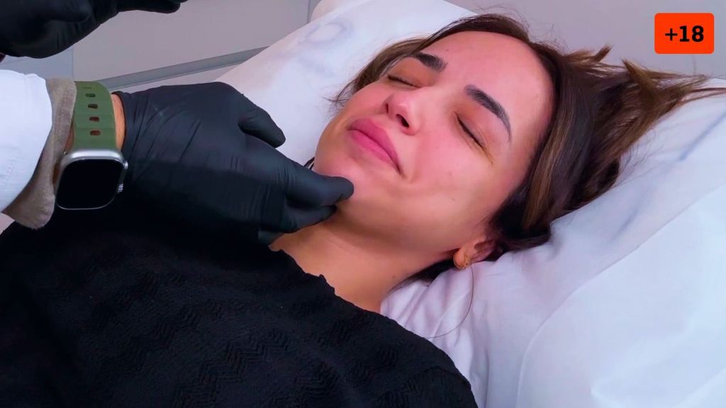 Lucía Sánchez muestra su rostro tras retirarse el relleno de labios (1/2)