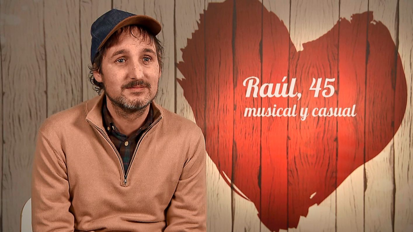 Raúl durante su actuación en 'First Dates'