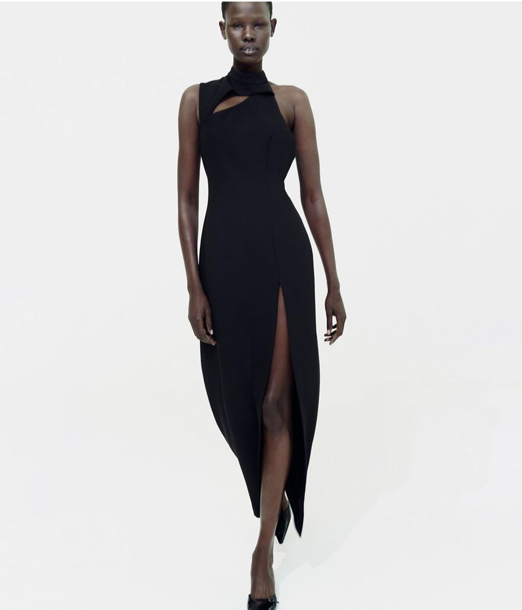 Vestido negro cut-out