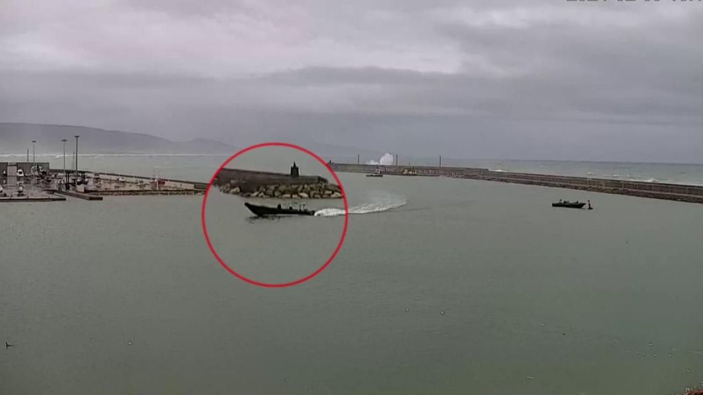 Exclusiva | Las imágenes de las narcolanchas de Barbate fondeando en el puerto 5 horas antes de la intervención de la Guardia Civil