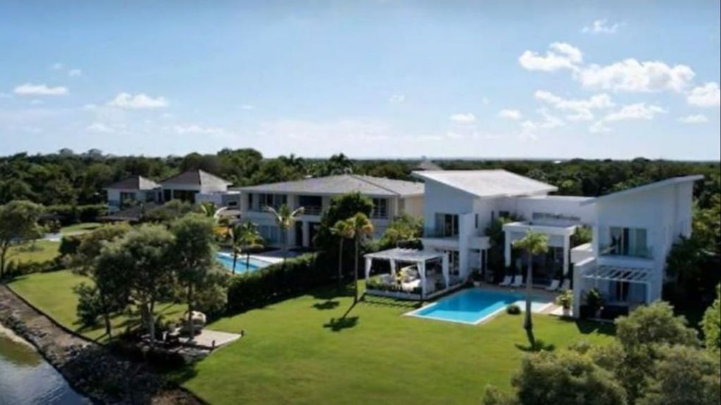Así era la villa de lujo de Luis Rubiales y su socio 'Nene' en Punta Cana: 1.000 euros diarios, coches de lujo, relojes y móviles