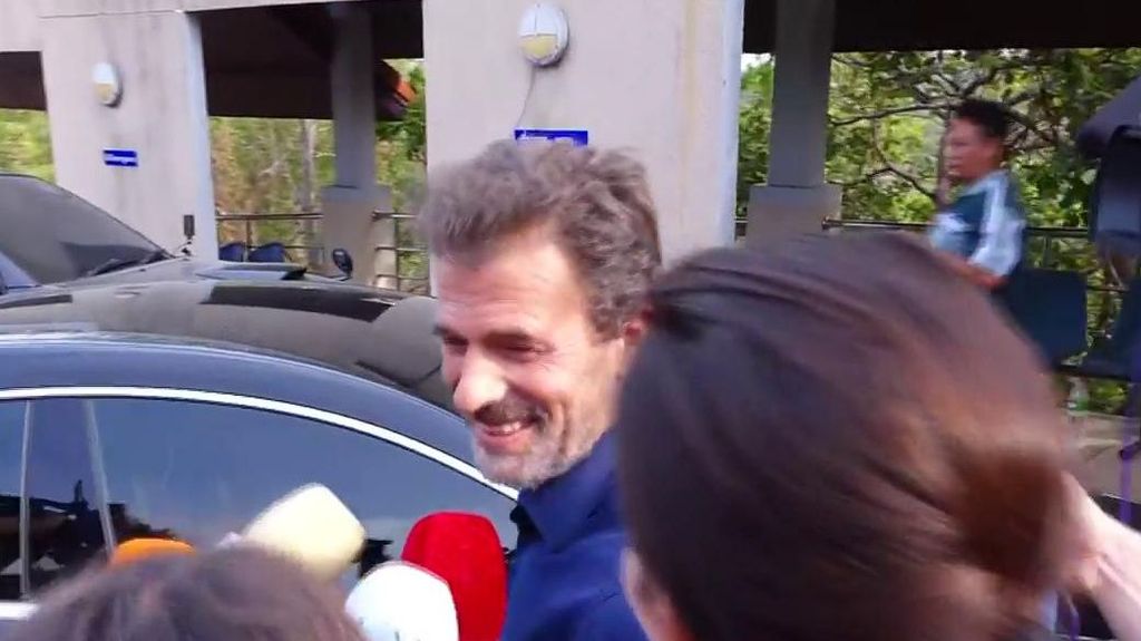 La sonrisa de Rodolfo Sancho a la salida del segundo día de juicio de su hijo: "Va todo muy bien"