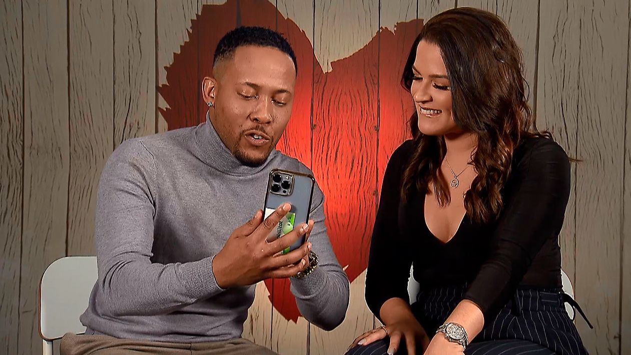 Raiko y Jessica durante su cita en 'First Dates'