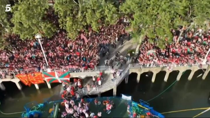 Suena el himno del Athletic a todo volumen
