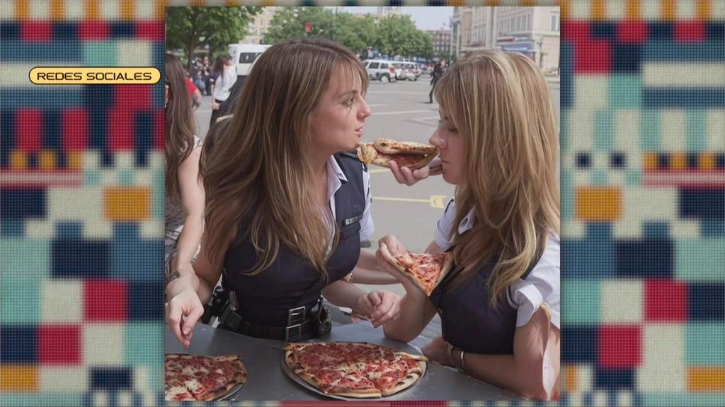 Dos mujeres comiendo pizza o un actor famoso
