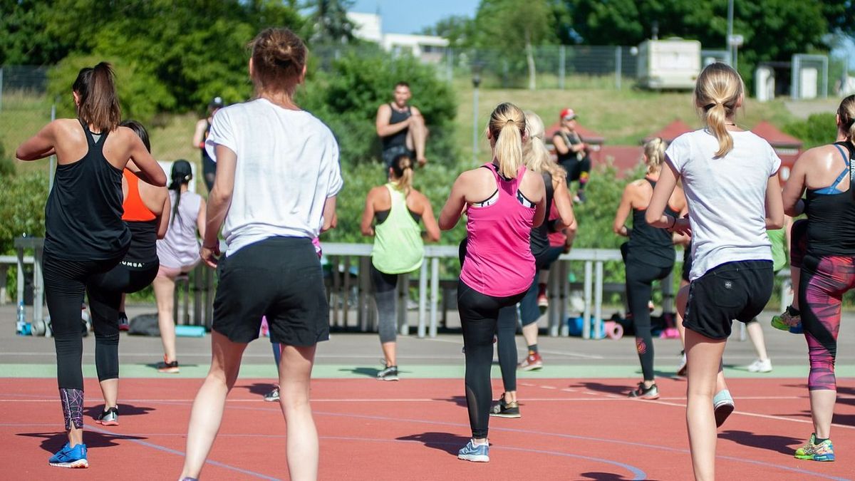 Cuál es la mejor hora para hacer deporte, según un estudio: se relaciona con mejores beneficios para la salud