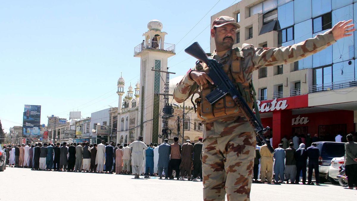 Hombres armados matan a once personas durante un ataque a un autobús en el suroeste de Pakistán