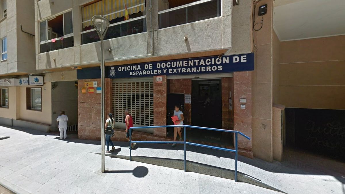 Oficina de Documentación de Extranjeros de la Policía en Torrevieja, Alicante