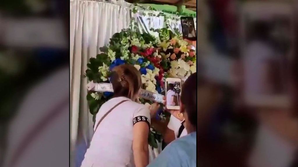 Una corona fúnebre siembra el pánico al balancearse sola durante un velatorio en República Dominicana Cuarto Milenio Temporada 19 Top Vídeos 328