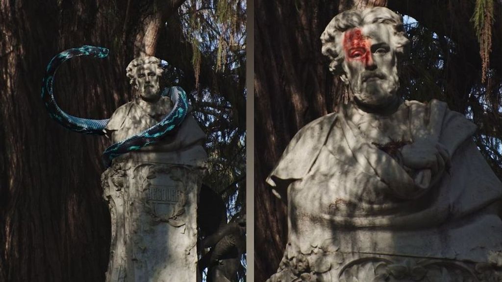 El monumento de Bécquer en Sevilla, atacado por la serpiente