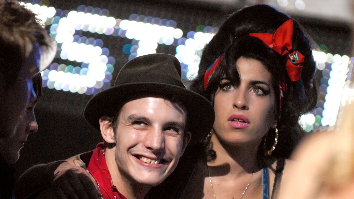 Blake Fielder-Civil y Amy Winehouse en 2007.