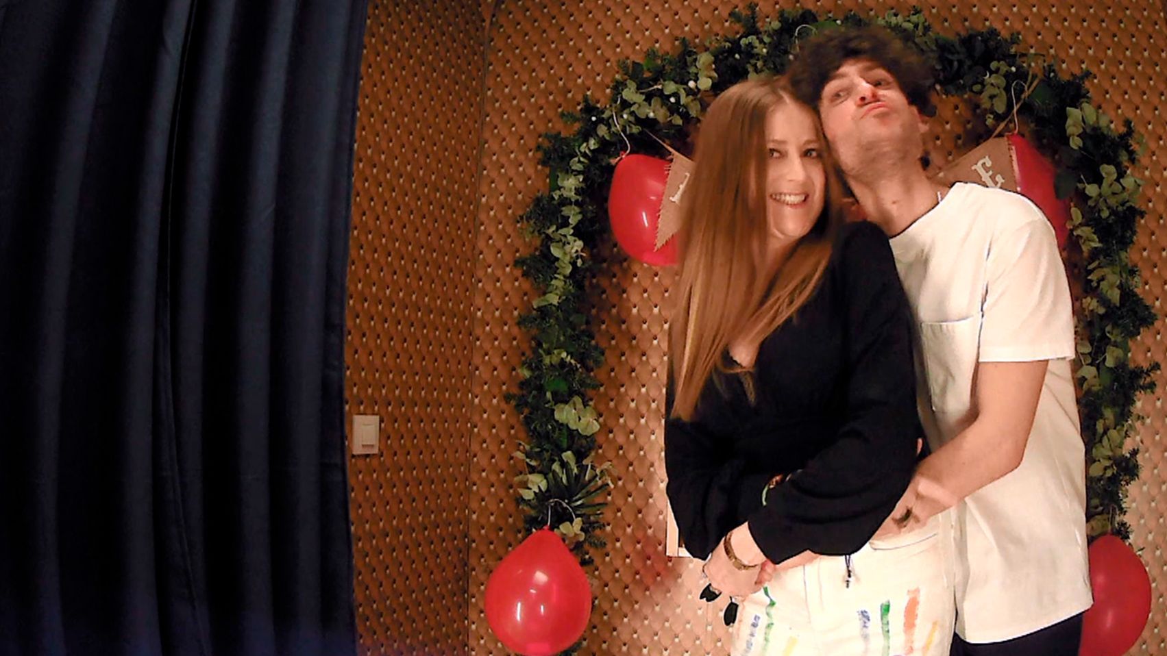 Carlos Enrique y Laura durante su cita en 'First Dates'