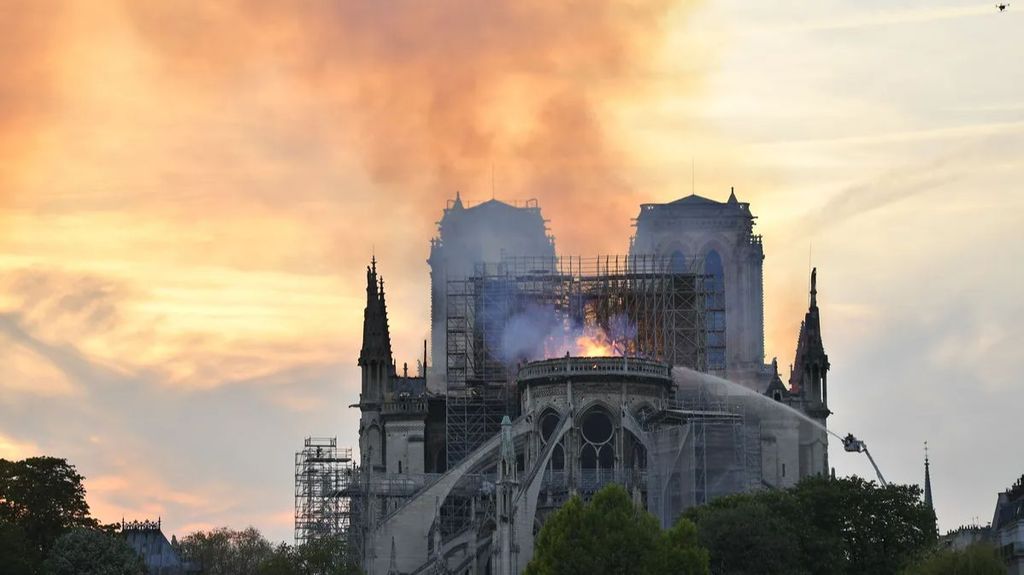 De la catedral de Notre Dame al Liceo de Barcelona: otros grandes incendios en edificios históricos
