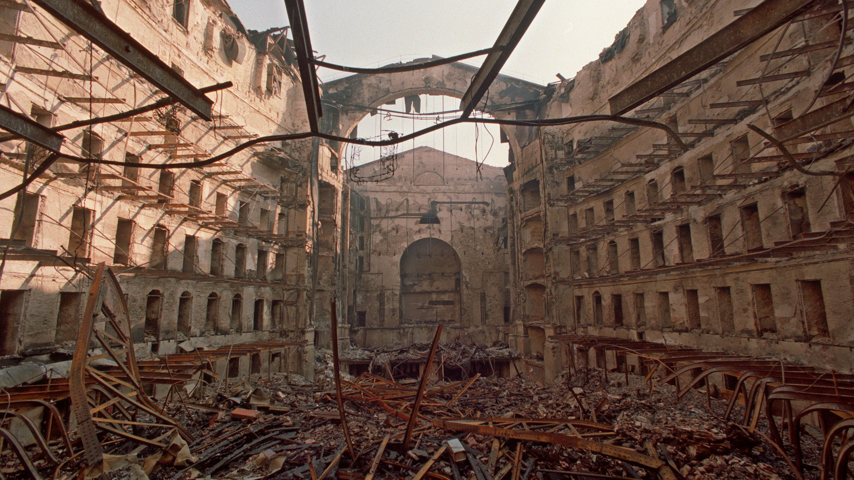 Las llamas devoraron el Liceo de Barcelona
