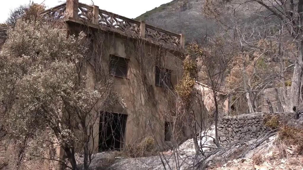 Los vecinos vuelven a sus casas tras el incendio de Tàrbena