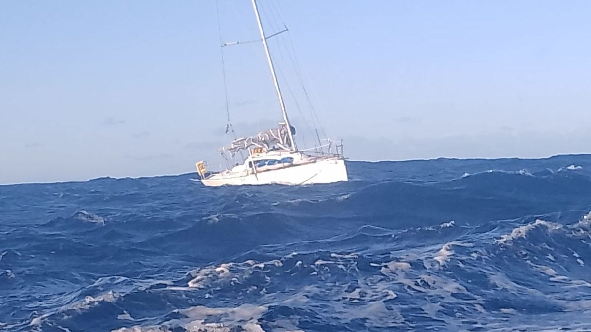 Rescatan en Galicia el cuerpo sin vida del tripulante de un velero que cayó al mar durante una regata