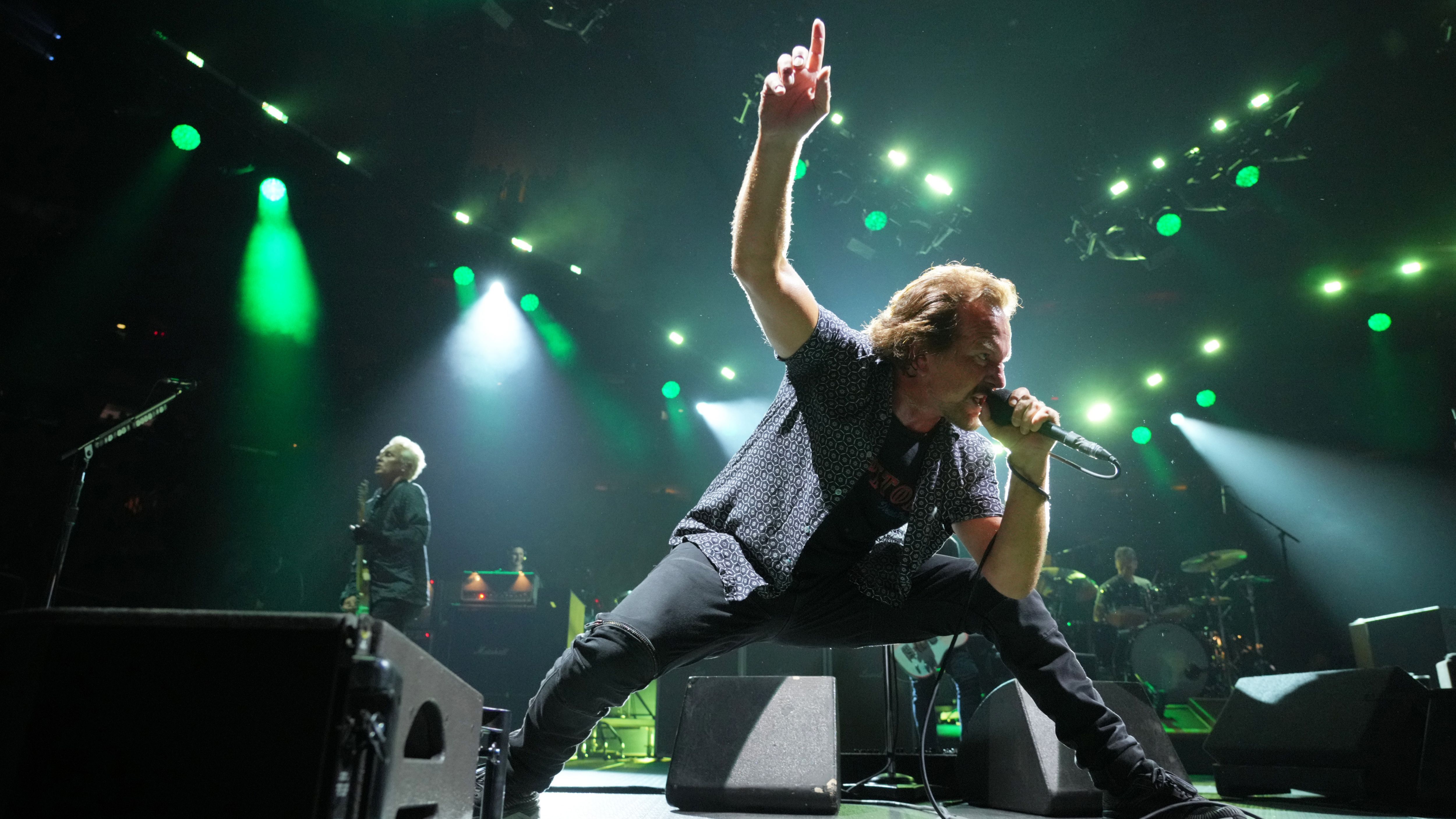 Eddie Vedder, en plena forma al borde de los 60