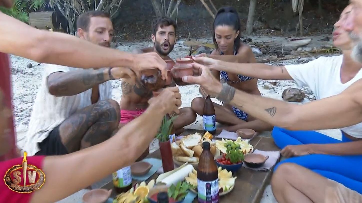 Los concursantes recuperaron vitaminas y energías gracias a las Nutribebidas de HOHES C hechas con 100% de frutas.