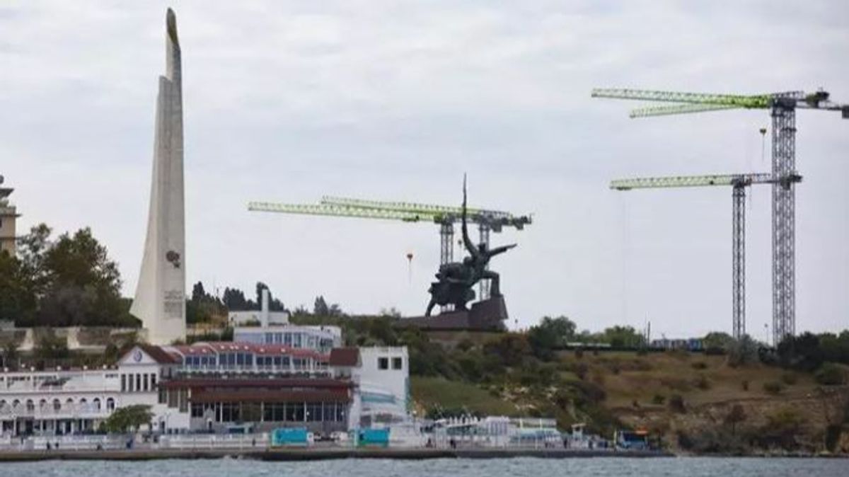 Ucrania ataca a un buque de salvamento ruso en Sebastopol