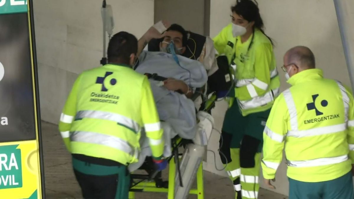 Álex García, consciente y estable con pronóstico grave: fue extubado nada más montar en el avión medicalizado