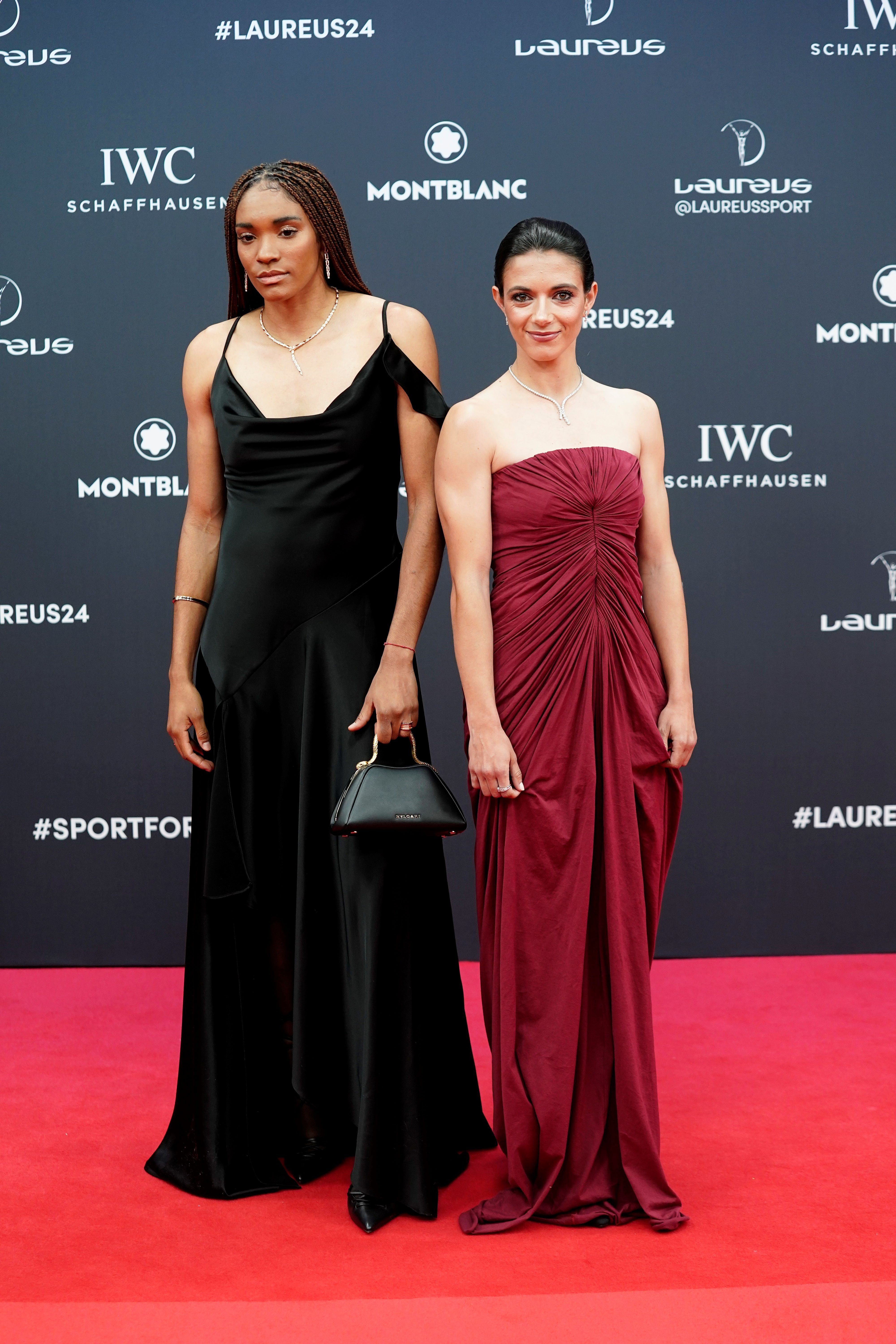 Las futbolistas Salma Paralluelo y Aitana Bonmatí