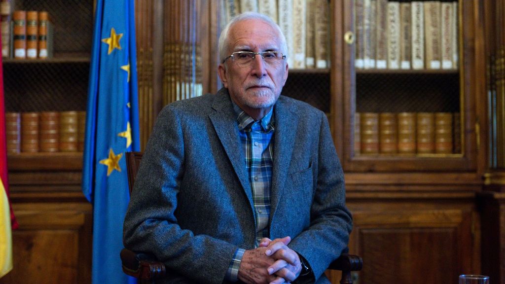 El escritor Luis Mateo Díez recibe el Premio Cervantes: "Mis personajes me salvan a mí"